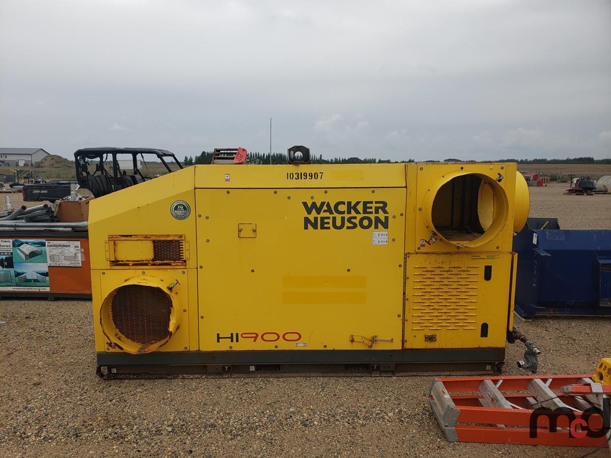 Wacker Neuson H1900 Indirect Fired Heater w/ (2) Flexible Vinyl Duct Hoses