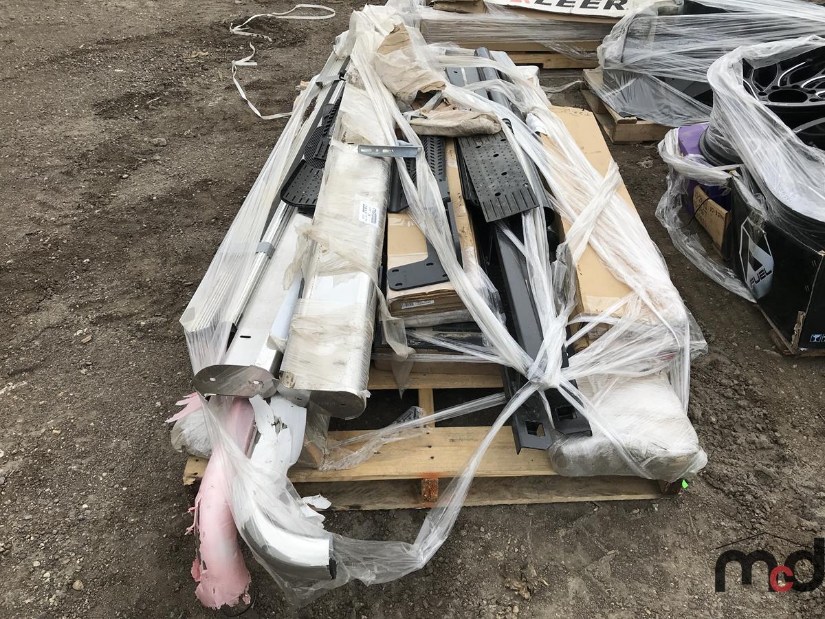 Pallet w/ Back Rack Rails, Rocker Panel Kits, Tailgate Cover & Thule ...