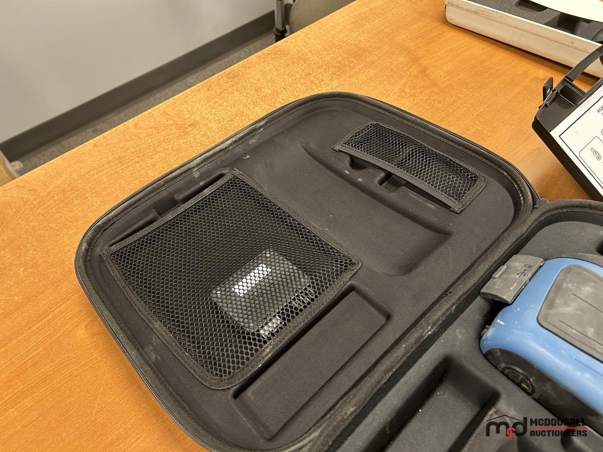 2) Paint Tools in Case and Ford Rivet Tool