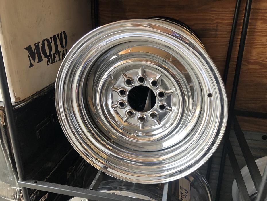 (1) 10-Bolt Rim
