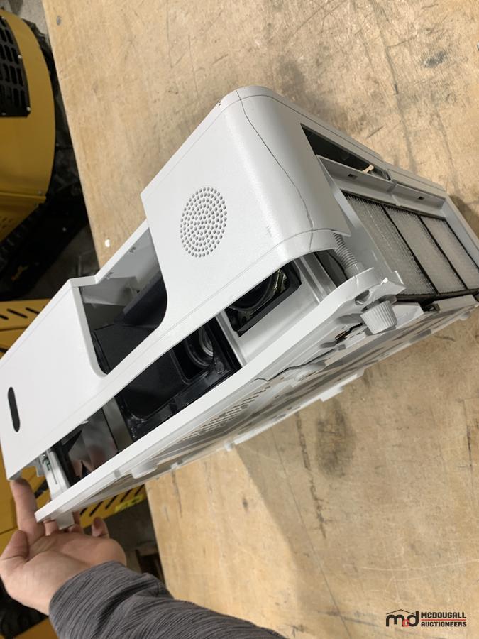 Hitachi Projector (Damaged/Dropped)