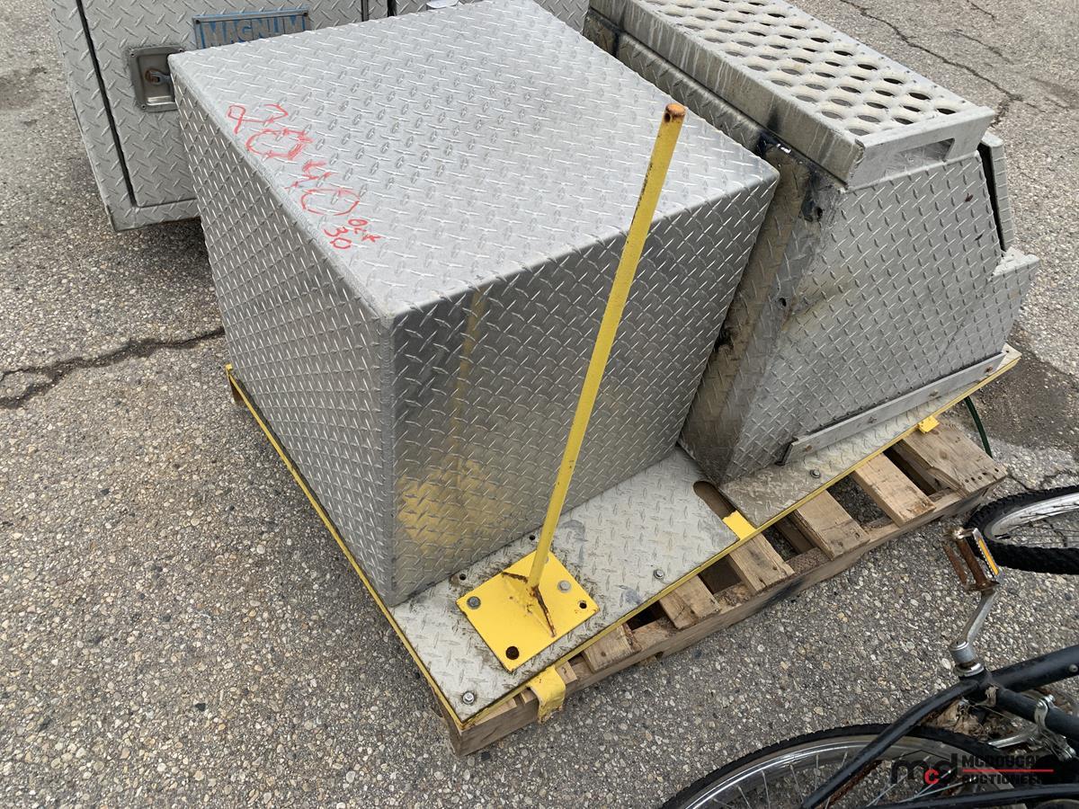 (2) Side Boxes
