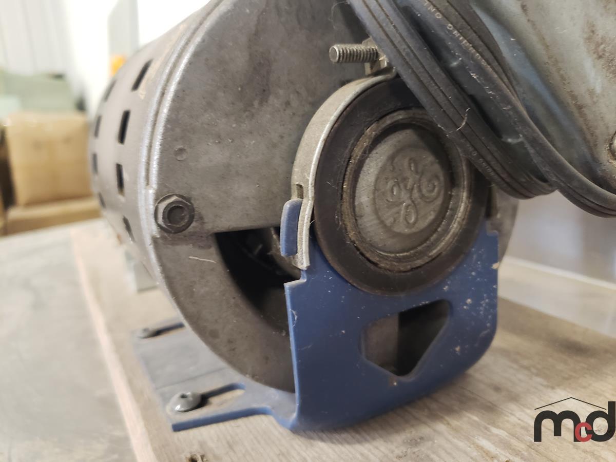 A/C Motor (Model: 7J402AX)