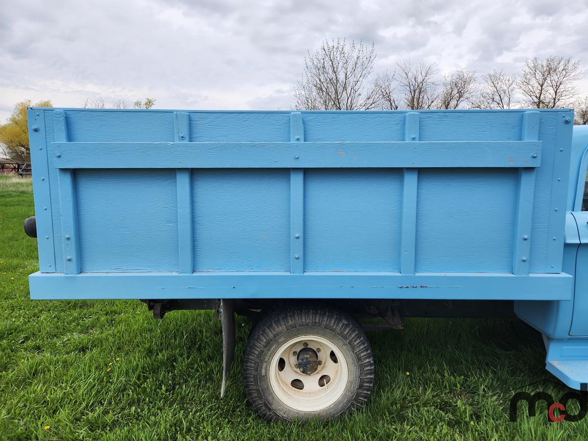 1967 Fargo 300 Grain Truck