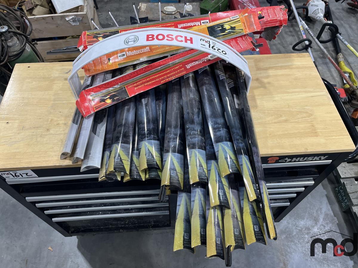 Bosch Windshield Wiper Rack w/ Wipers