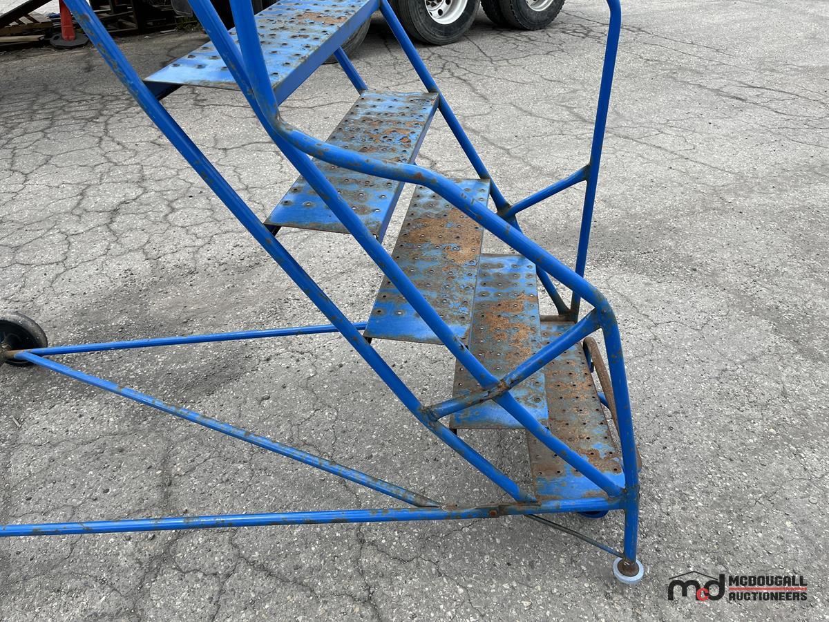 Canway 12 HP Rolling Safety Ladder (Damaged)