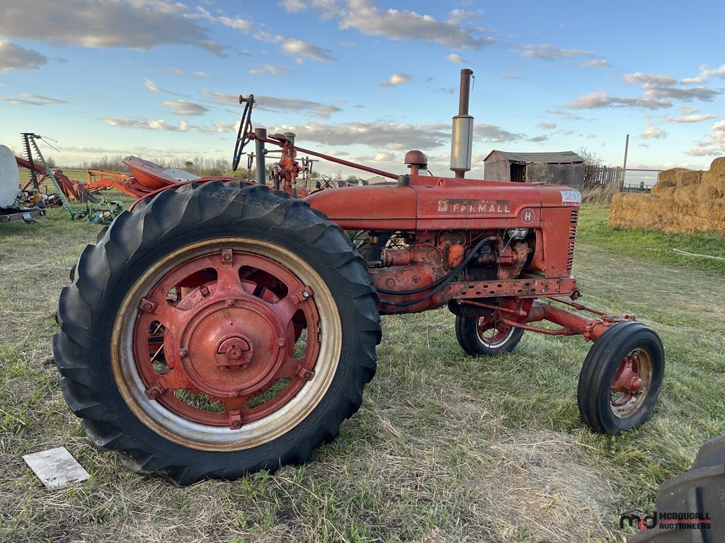 International Harvester Farmall H Tractor (Non-Runnner)