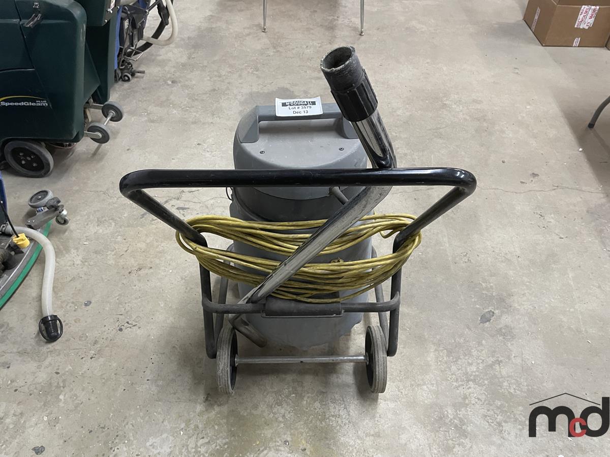 Betco Workman 10-Gallon Wet/Dry Vacuum