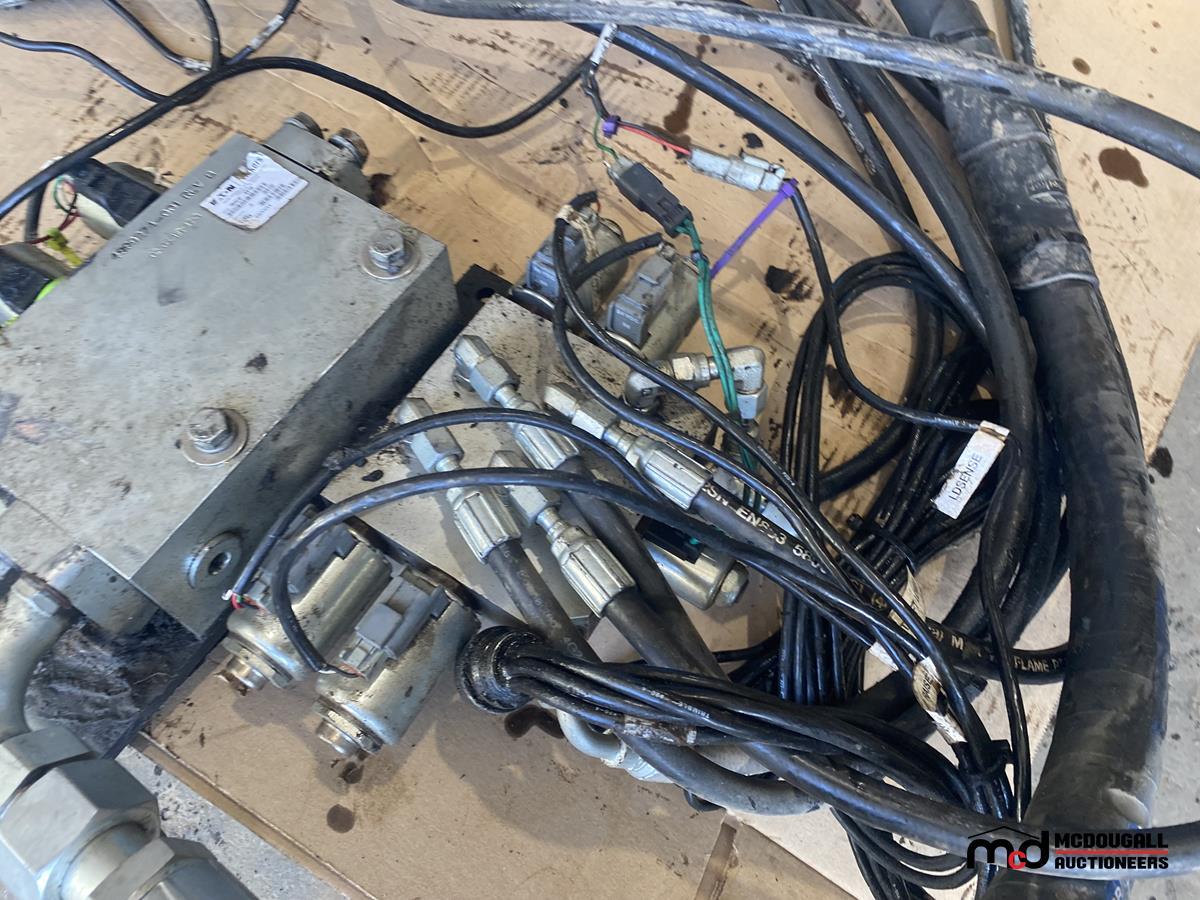 Eaton Vickers Hydraulic Valve Block, Trimble Grade Control Valve Module ...