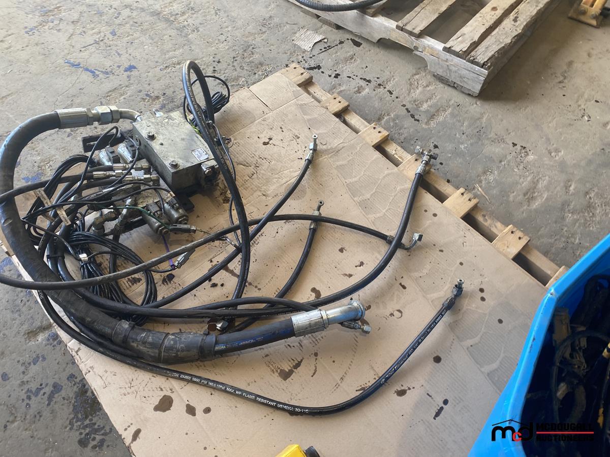 Eaton Vickers Hydraulic Valve Block, Trimble Grade Control Valve Module ...