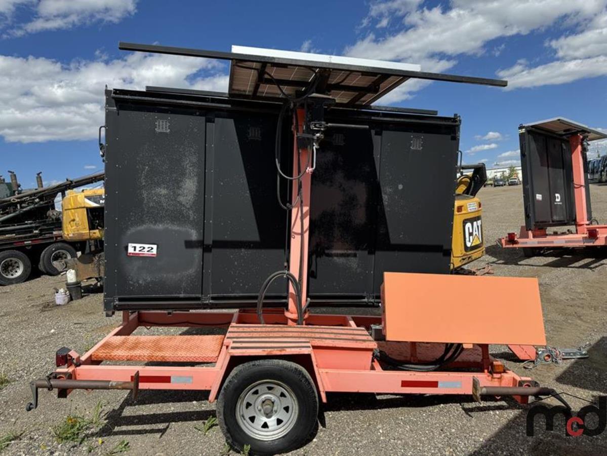 2007 Daktronics VP-4000 Solar Message Board Trailer