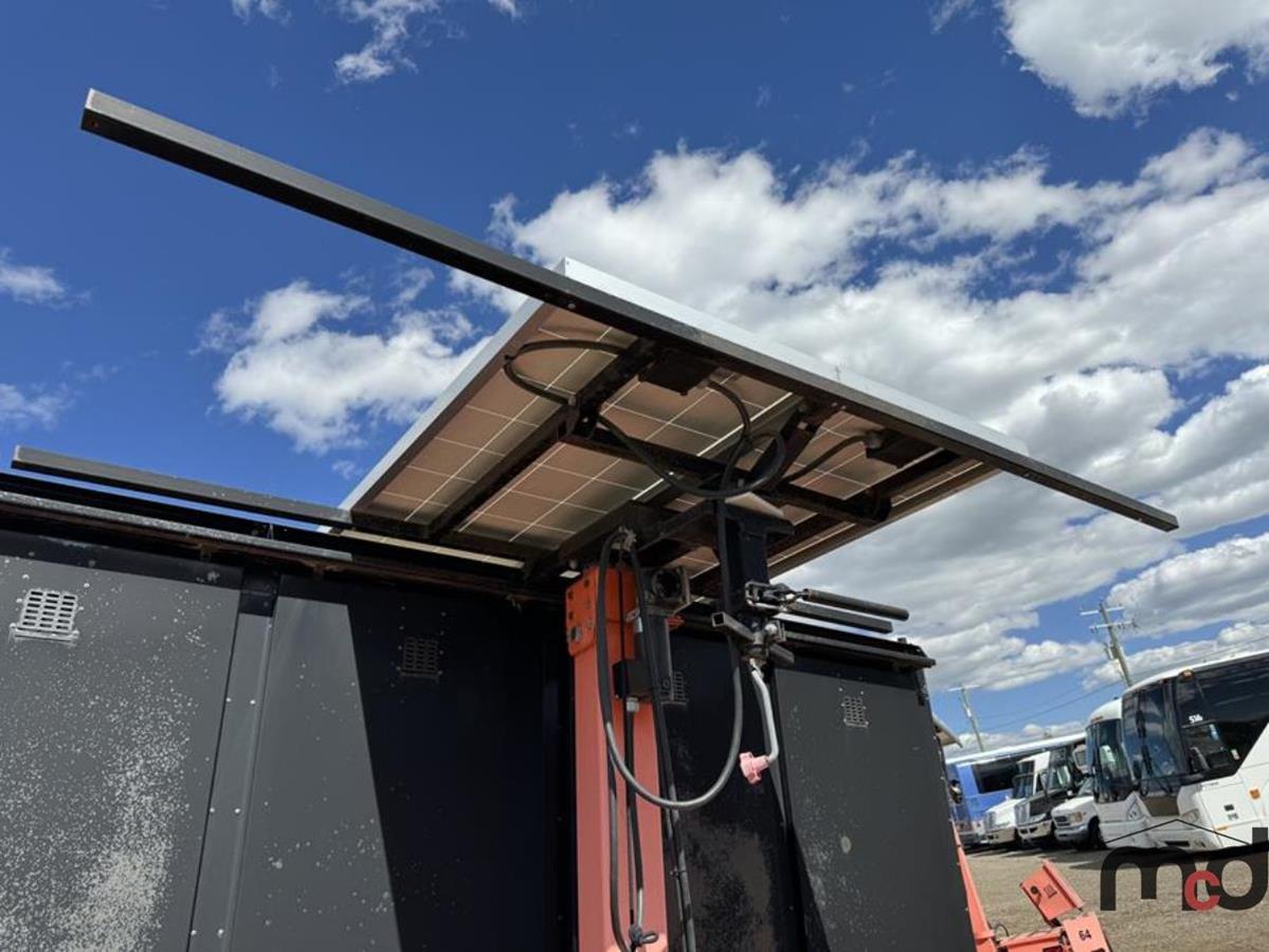 2007 Daktronics VP-4000 Solar Message Board Trailer