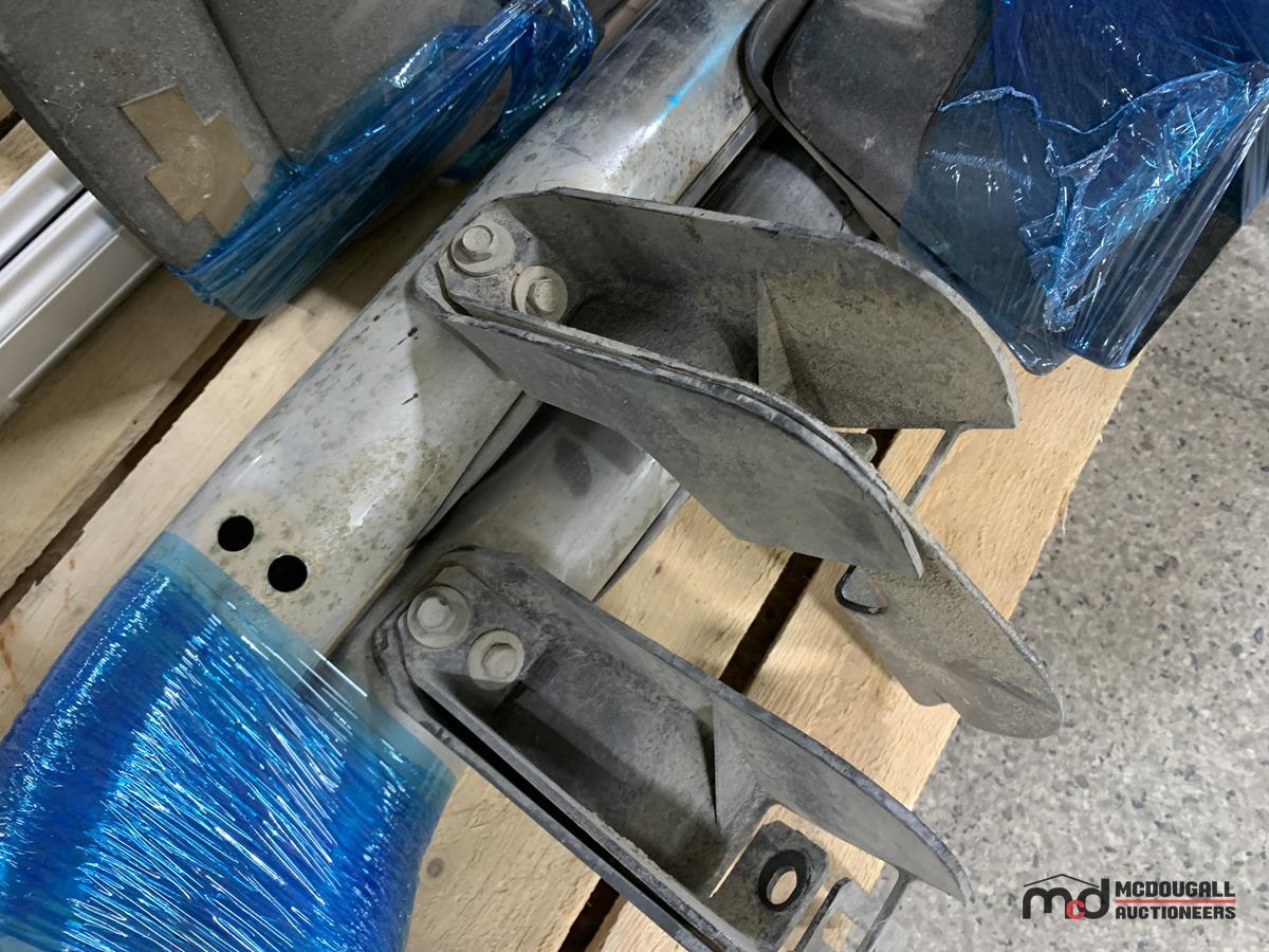 Fuel Tank, Running Boards, Roof Rack & Mud Flaps