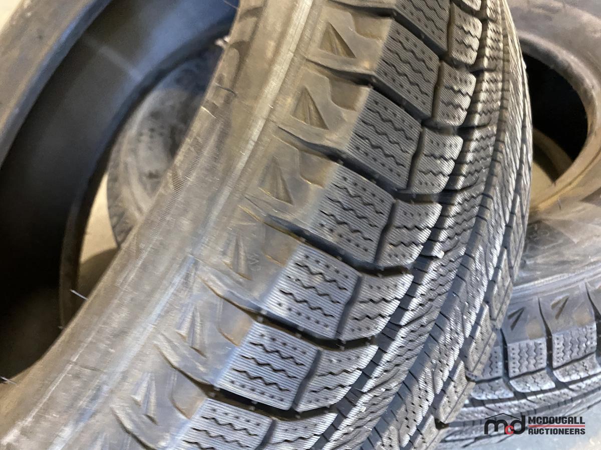 (4) Vehicle Tires w/ & Without Rims