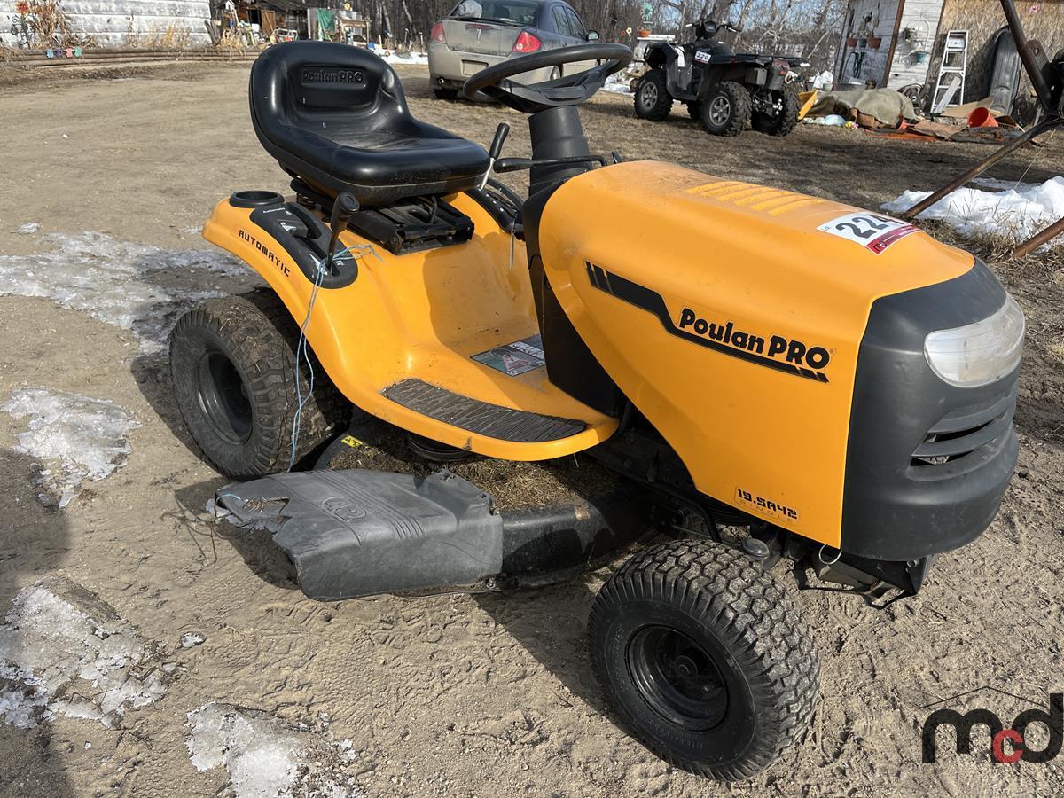 Poulan Pro Riding Lawn Mower