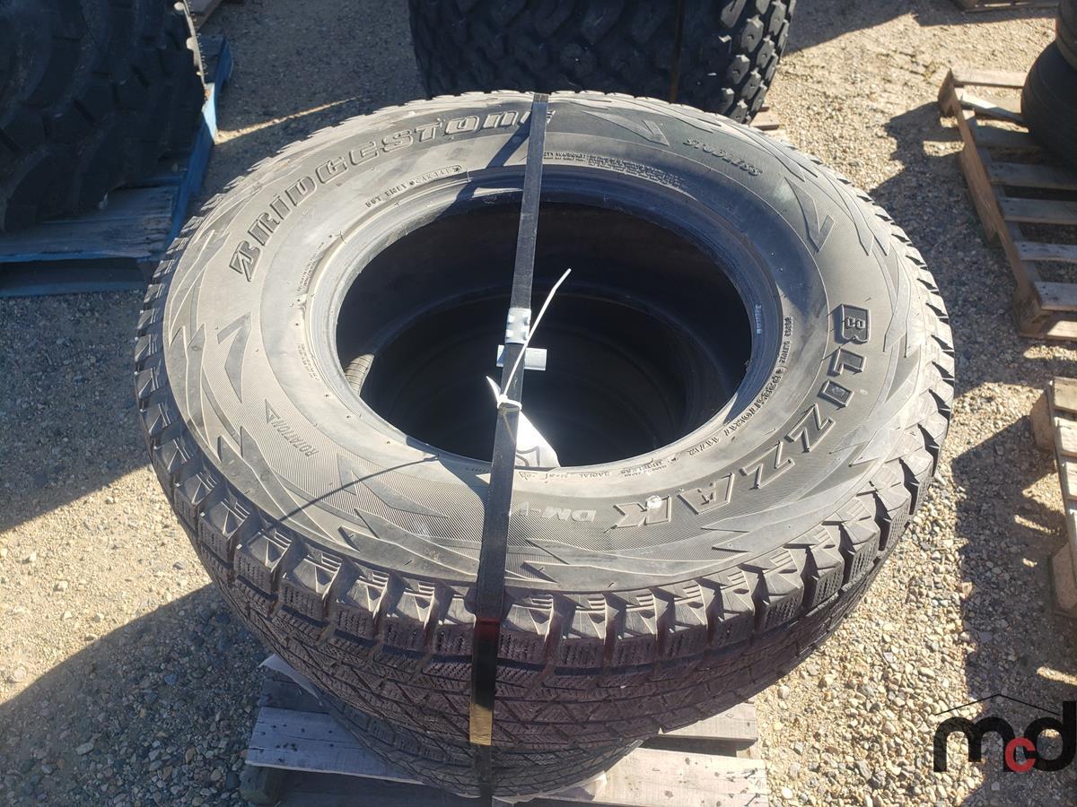 Set of Blizzak P285/70R17 117R Tires