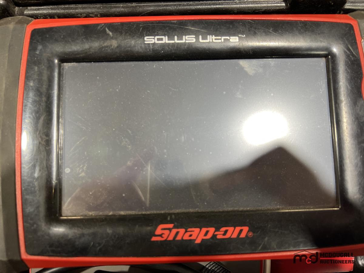 Snap-On Solus Ultra EESC318 Automotive Diagnostic Scanner w/ Case