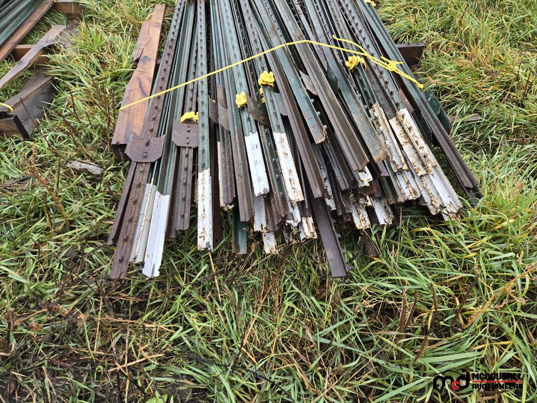 Temporary Steel Posts (Approx. 70) Metal Temporary Fence Posts