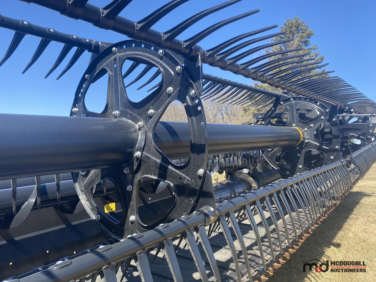 2021 MacDon FD135 35' Flex Draper Header