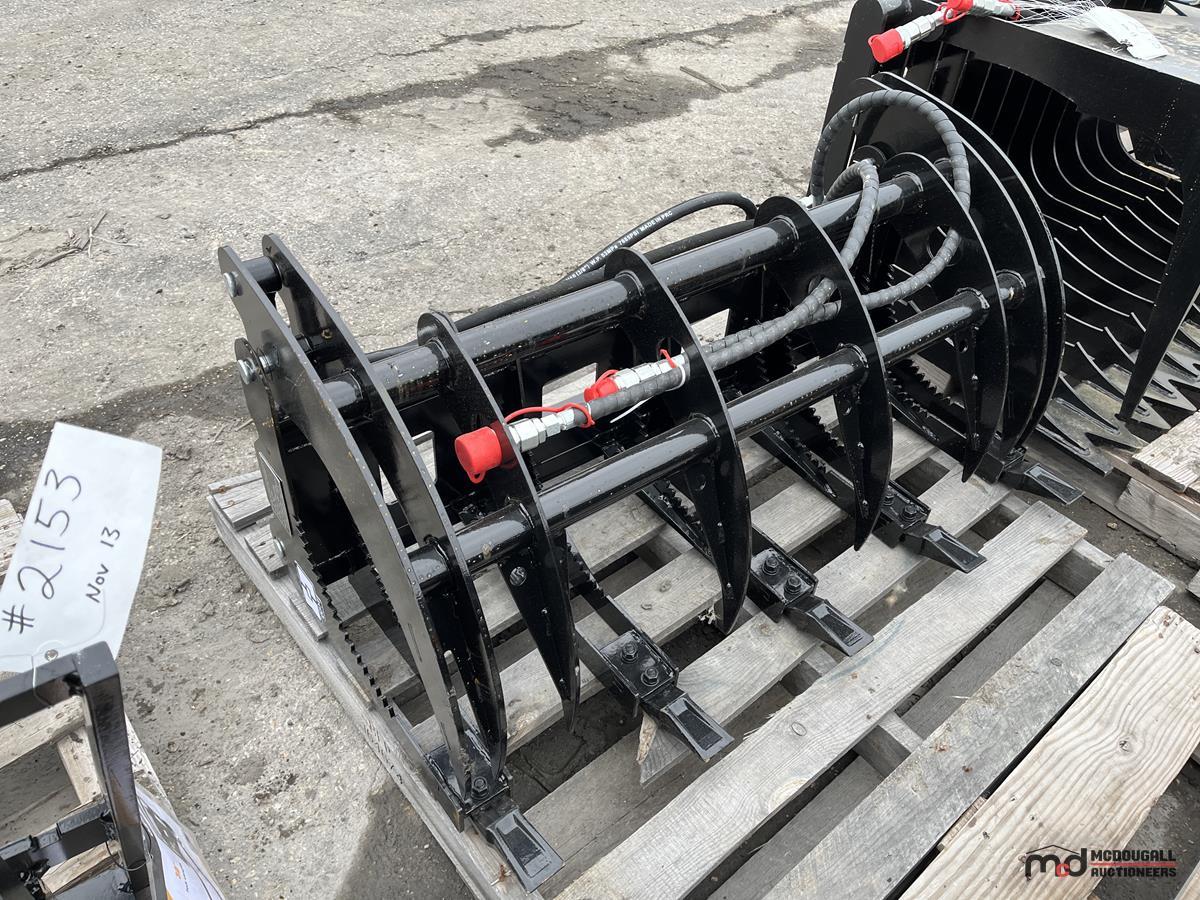 GIYI Mini Skid Steer Curved Log Grabber