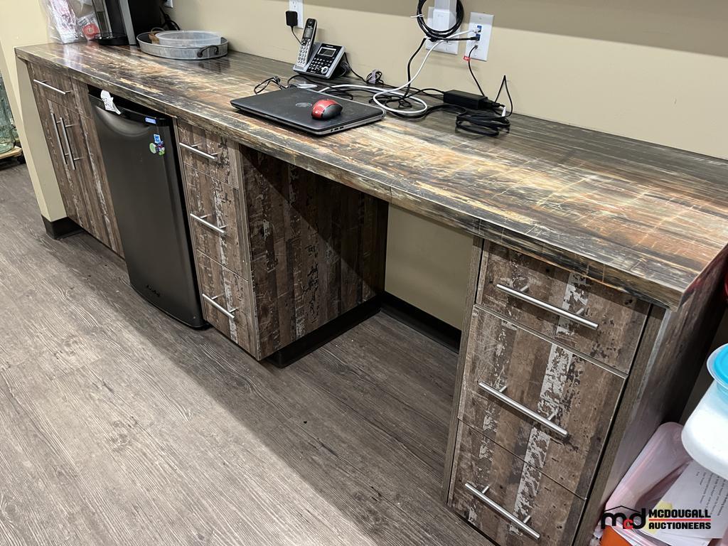 Counter & Cabinet