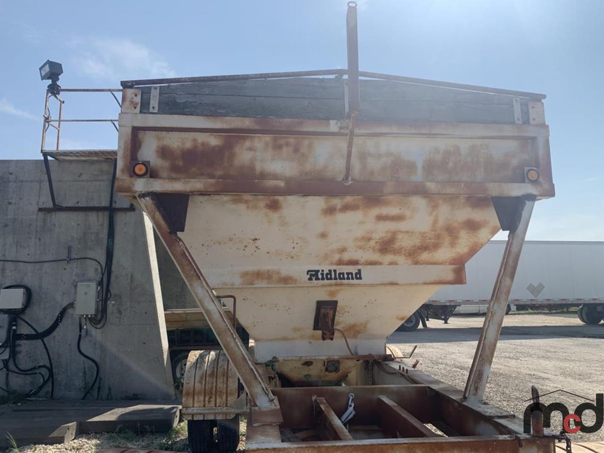 Midland 190 Cubic Foot Hopper
