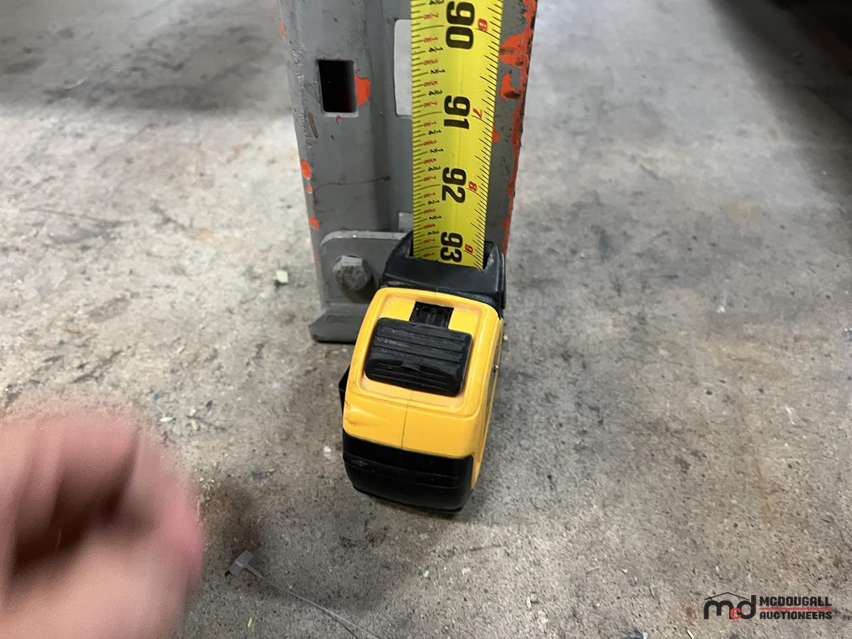 (1) Section of Pallet Racking (101